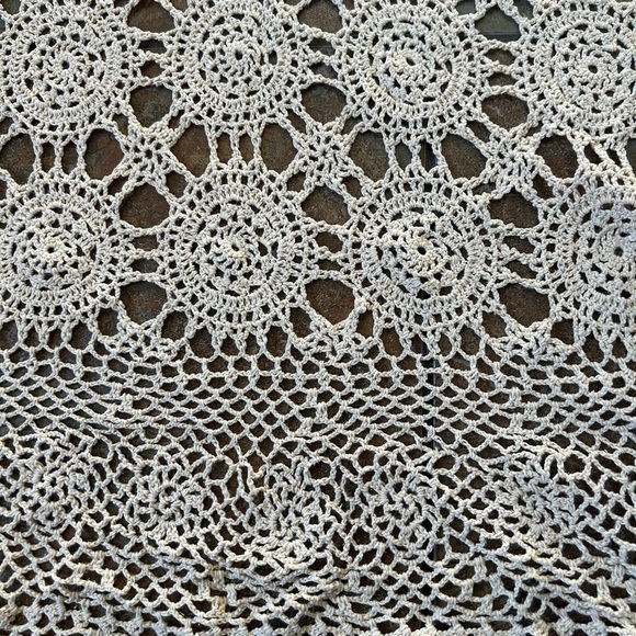 Vintage Large Hand Crocheted Lace Tablecloth Wall Hanging French Country Beige - Picture 2 of 6